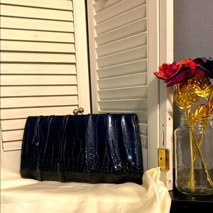 Elegant Navy Crocodile-Embossed Clutch